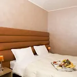 酒店 Base 皮亚韦河畔诺文塔
