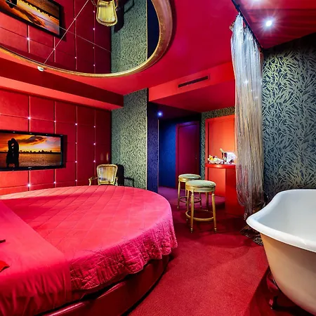 Otel Base 4*