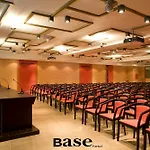 ホテル Base 4*