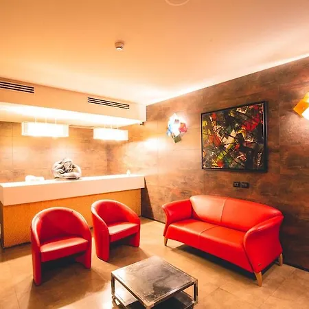Hotel Base 4*