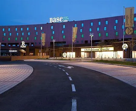 Base 4* نوفينتا دي بْيافي