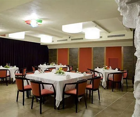 Base 4* نوفينتا دي بْيافي