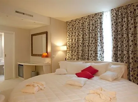 Base Hotel