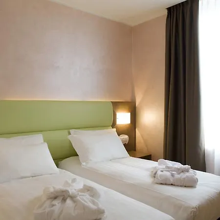 Base Hotel 4*