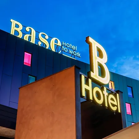Base ノヴェンタ・ディ・ピアーヴェ