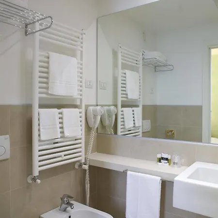 Base Hotel 4*