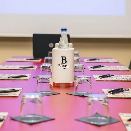 فندق Base نوفينتا دي بْيافي