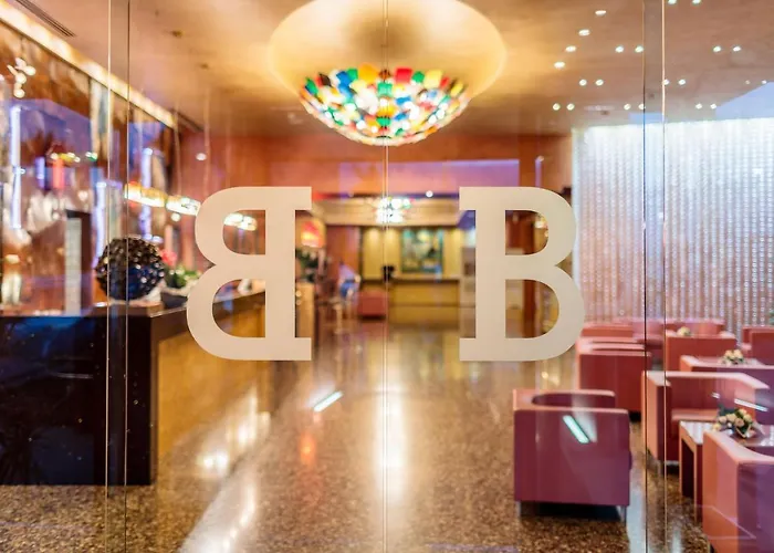 酒店 Base 皮亚韦河畔诺文塔